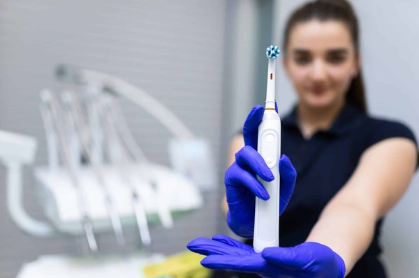 Comment utiliser sa brosse à dents électrique ?